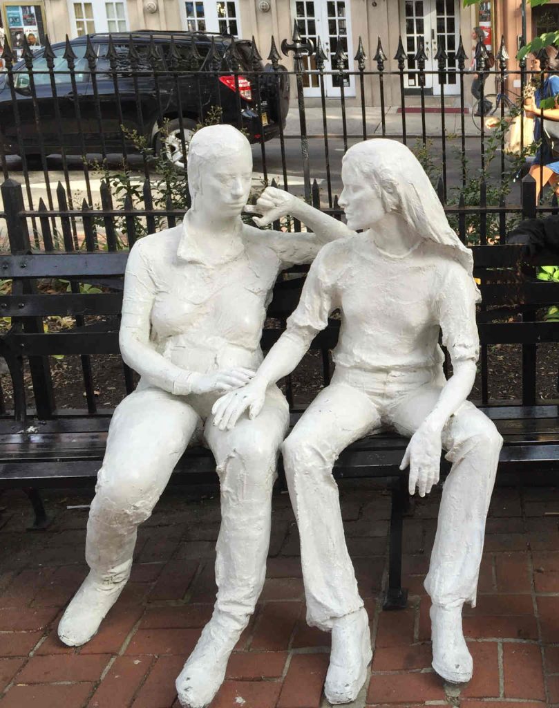 Statue of couple